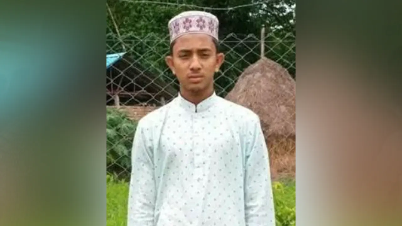 খেজুর গাছ থেকে পড়ে শিবির নেতার মৃত্যু